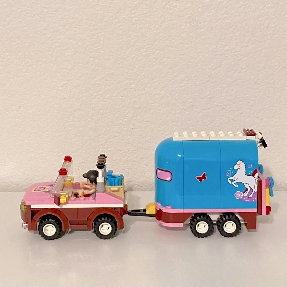 LEGO Friends #3186 Emma’s Horse Trailer Retired 2012 Set (Pre-Owned)